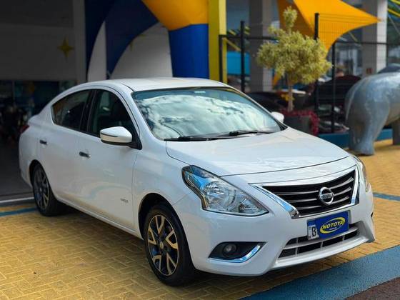 NISSAN VERSA 1.6 16V FLEXSTART UNIQUE 4P MANUAL NISSAN VERSA 1.6 16V FLEXSTART UNIQUE 4P MANUAL